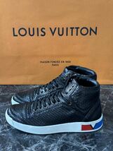 ルイ・ヴィトン　Louis Vuitton ！超豪華！！『LVロゴ・レザー・スニーカー/靴 エキゾチックレザー　パイソン』新品・未使用品！！_画像1