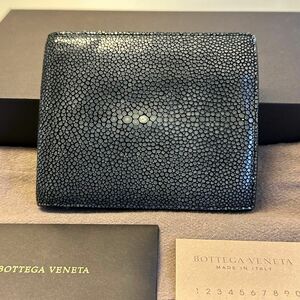 新品同様！　超希少　ボッテガヴェネタ　BOTTEGA VENETA 財布　二つ折り　折り財布　ガルーシャ　スティングレイ　エイ革