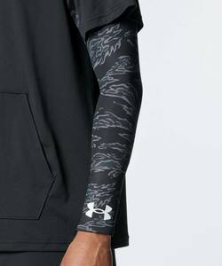 激安!!新品 未使用　プロ選手多数愛用 アームスリーブ BASEBALL SLEEVE アンダーアーマー UNDER ARMOUR /Black ×White(003)/1371979