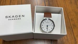 5722 QZ スカーゲン SKAGEN デンマーク 白文字盤 腕時計 稼働 中古箱付き