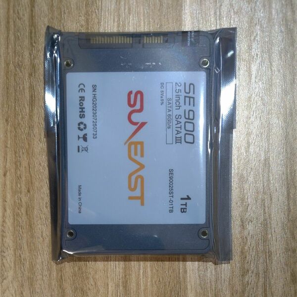 【新品】SUNEAST 1TB 内蔵SSD 2.5インチ 7mm SATA3 6Gb/s SE90025ST-01TB