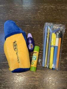 ☆新品☆ＢＩＣ　文房具セット　ペンケース・糊・修正テープ入り