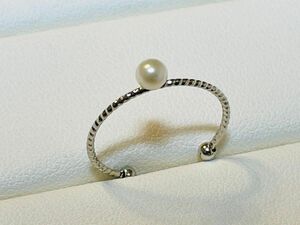 RS0217 照り艶の良い 日本産あこや 華奢なベビーパールリング 海水本真珠