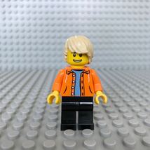 （L105）LEGO レゴ ミニフィグ 正規品 フィギュア レゴシティ 街の人 男の子_画像1