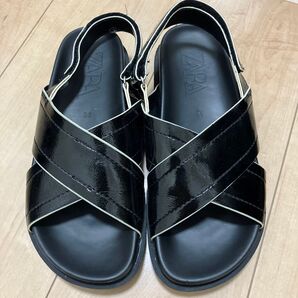 ブラック サンダル 黒