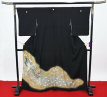 黒留袖 結婚式 五つ紋 枝梅 花 孔雀文様 家紋 リメイク素材 身丈160cm 裄丈68cm ★着物 e-908 桜庭呉服店_画像1