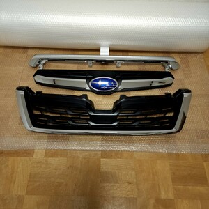 希少 New vehicle外し Subaru Forester 後期 SJG SJ5 Genuine フロント Grille 3分割 set SJ ラジエーターGrille 棚C254