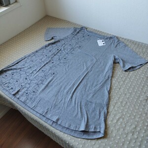 未使用 タグ付 汗取り付 Aライン Tシャツ 半袖 ロング丈 uvカット ゆったり L 洗濯機洗い gray 花●柄size違い有り●ネコポス 送料無料