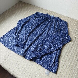 1点のみ● 未使用 タグ付 プリント ニット シャツ ブラウス カットソー 長袖 LL 洗濯機洗い navy 小花柄●ネコポス 送料無料