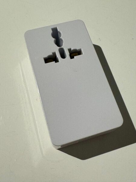 旅行用アダプター　変換プラグ(USB-A差し口付き)