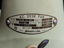 【杉】昭和レトロ HITACHI 日立 扇風機 A.C. DESK FAN M-6042□ アンティーク卓上扇風機 当時物 ファンカバー径約44cm ジャンク_画像6