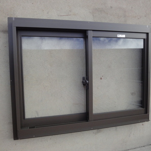 トステム 窓 サッシ アルミ 半外付 W780ｘH570mm 07405 オータムブラウン アトモスⅡ リフォーム 修理 取替え 透明ガラスの画像1