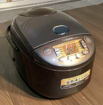 M372【中古・現状品】ZOJIRUSHI 象印 極め炊き NW-VH18-TA　IH炊飯ジャー　一升炊き 2022年製　_画像2