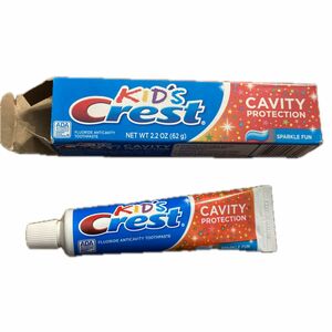 新品　未使用　歯磨き粉 Crest クレスト3D キッズ　クレスト　海外　お土産　ホワイトニング　子供用