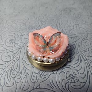 【新品】ピルケース(丸)小物 薬 サプリメント つけまつげ アクセサリー等の収納