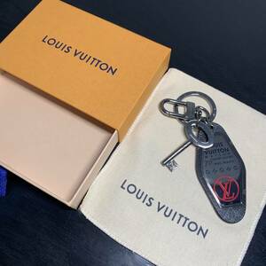 １円~ LOUIS VUITTON ルイ・ヴィトン ルイヴィトン キーホルダー MP1896 ポルトクレ・LVモーテル モノグラム MAISON 70 CHAMPS ELYEES