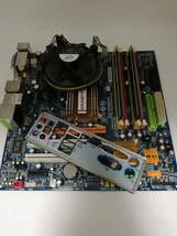 ☆☆GIGABYTE GA-G33M-S2H(LGA775) Core2 Duo E8400 メモリ2GB 付き 中古動作品_画像1