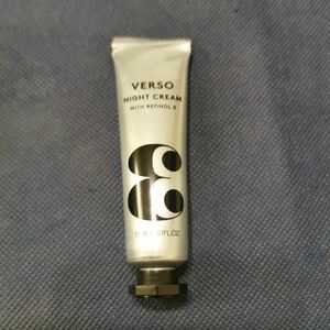 Verso 　Night Cream with retinol 8