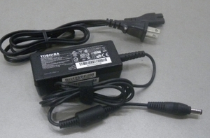 東芝/TOSHIBAダイナブック 19V2.37A 45W PA5177U-1ACA PA3822U-1ACA G83 G83/FP G83/FR G83/DN PAACA042 R632 R63 R634 AZ65 AZ45 AZ25 AC