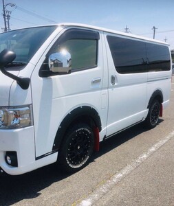 受注生産　200系ハイエース　リベット付きオーバーフェンダー　車検対応　出幅片側10㍉　