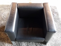 a.｜Cassina ixc｜カッシーナ・イクスシー｜エアフレーム 3001 |1人掛けソファ｜黒革　50万～｜デヴィッド・チッパーフィールド_画像3