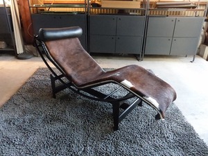 Cassina/カッシーナ｜名作　LC4　シェーズロング　毛皮｜ル・コルビュジェ