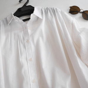 新品■アメリカンホリック■羽織りにも！軽く柔らか ショルダーギャザーシャツ オフ白Lの画像5
