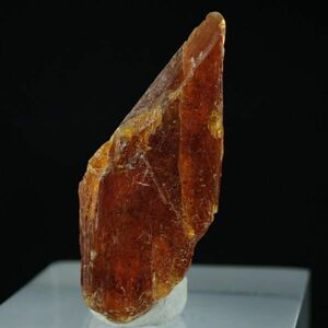 オレンジ カイヤナイト 原石 3.9g サイズ約27mm×14mm×5mm マダガスカル トゥリアラ州産 kgt354 天然石 鉱物 パワーストーン