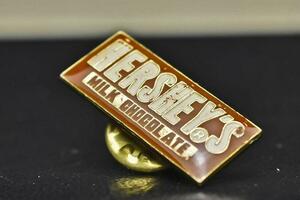 ピンバッジ★HERSHEY'S MILK CHOCOLATE★チョコレート★中古品