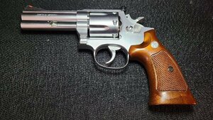 【コクサイ　M686 S&W .357 MAGNUM 4インチ　樹脂製　ステンレスシルバー カートリッジ　取説付属　中古】