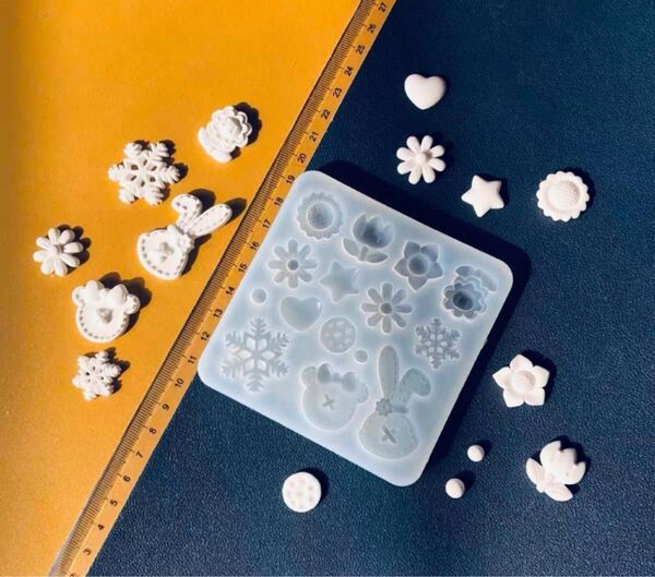 シリコンモールド 雪 花 熊 兎 ハート レジン デコパーツ トレカケース 装飾