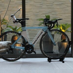 B102_b 自転車ラック ブラック L字型 抜群の安定性 スプリングアーム 折り畳み式 移動も楽 自転車の保管用 バイクスタンド 黒の画像7