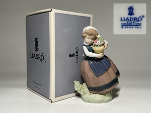 【瑞】リヤドロ LLADRO 少女花フィギュリン 陶器人形 置物　