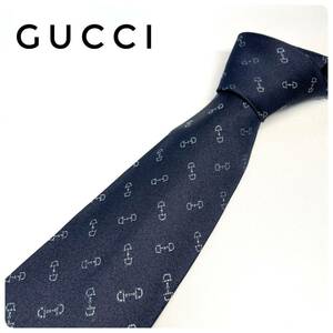 グッチ　GUCCI　ネクタイ　総柄　ロゴプリント　紳士小物　メンズ　服飾小物　ネイビー　剣先8.5cm　スリムライン　極美品