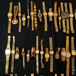ゴールドカラー腕時計 100本 金色 宝石宝飾ストーン アクセサリー まとめて メンズレディース腕時計 大量 セット kg本点個 ジャンク H02の画像2