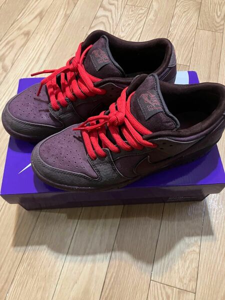 早い者勝ち　NIKE SB DUNK LOW "CITY OF LOVE"