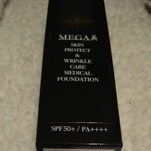 MEGA美薬用リンクルケア美白リキッドファンデーションLO