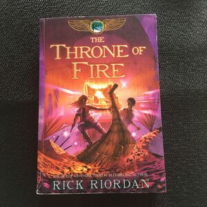 THE THRONE OF FIRE　洋書 英語　本　多読