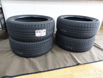 ♪新品　18インチ　YOKOHAMAタイヤ　4本セット　BluEarth-Es ES32 225/45/18♪_画像1