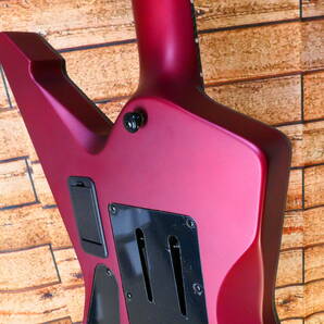 SCHECTER E-1 FR S Special Edition Candy Apple Red シェクター エクスプローラータイプ 赤 アーム付き 入手困難 長いサスティンの画像9