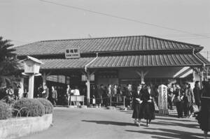 飾って楽しむ鉄道写真（昭和の駅in九州：鹿児島本線 香椎） NO.57330033