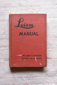 MORGAN ＆ LESTER.PUBLISHERS社の書籍“Leica MANUAL”