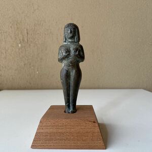 仏教美術 仏像 銅製　女性の仏　寸法3.4X2.4高11.0重さ201グラム