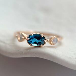 9 number natural London blue topaz & opal ring 
