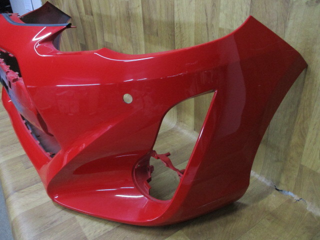 D8/ NHP10アクア中期 純正フロントバンパー 52119-52A10/20 D8/ NHP10アクア中期 純正フロントバンパー 52119-52A10/20