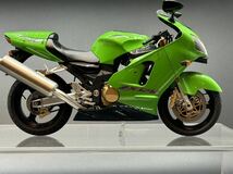 塗装済完成品　タミヤ　1/12 カワサキ ニンジャ ZX-12R_画像1