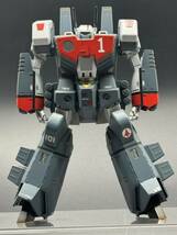 塗装済完成品　ハセガワVF-1J アーマード バルキリー_画像1