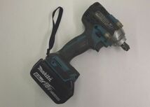 ●中古 makita 充電式インパクトレンチ TW300DRGX マキタ バッテリー付 18V 6.0Ah 現状品 レンチ 電動工具 セット品 動作確認済_画像2