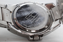 【TOMMY HILFIGER】F80189 QUARTZ 100% STAINLESS STEEL 中古品時計 電池交換済み 24.3.10 _画像8