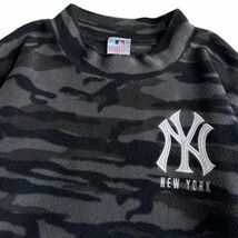 MLB メジャーリーグ New York Yankees ニューヨーク ヤンキース 総柄 カモフラ 刺繍 モックネック フリース プルオーバー 迷彩 L グレー系_画像2